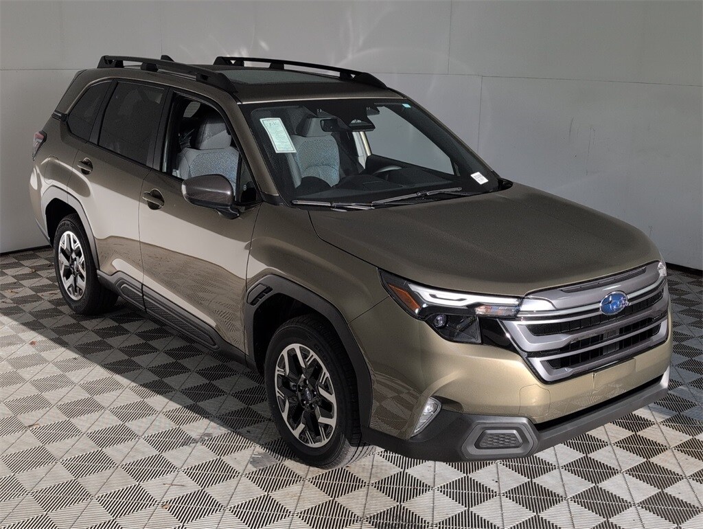 2025 Subaru Forester Premium photo 2