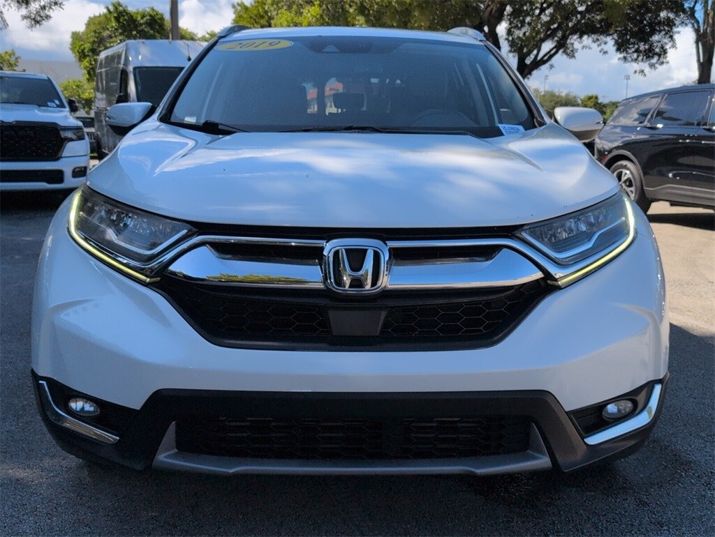 2019 Honda CR-V Touring photo 3