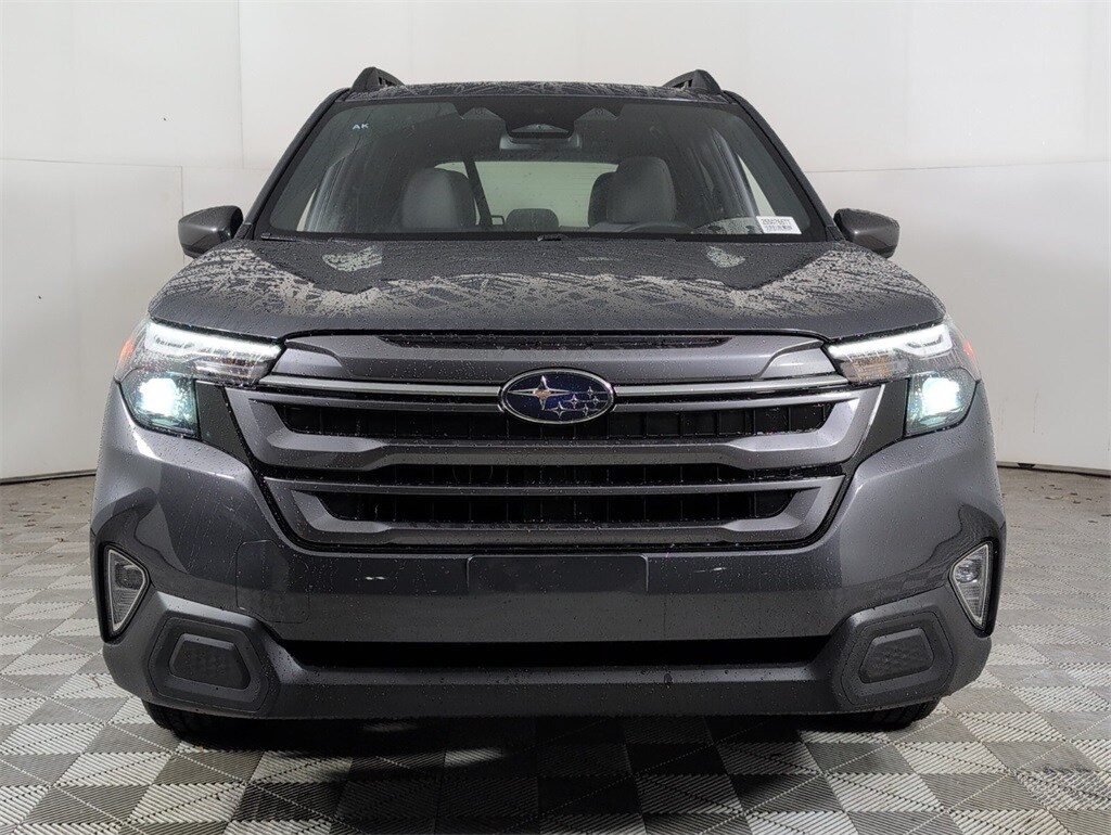 2025 Subaru Forester Premium photo 3