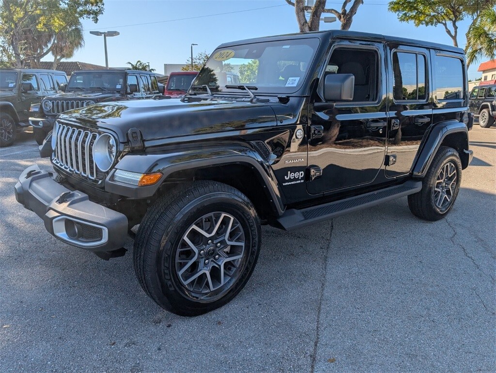 2024 Jeep Wrangler Sahara photo 4