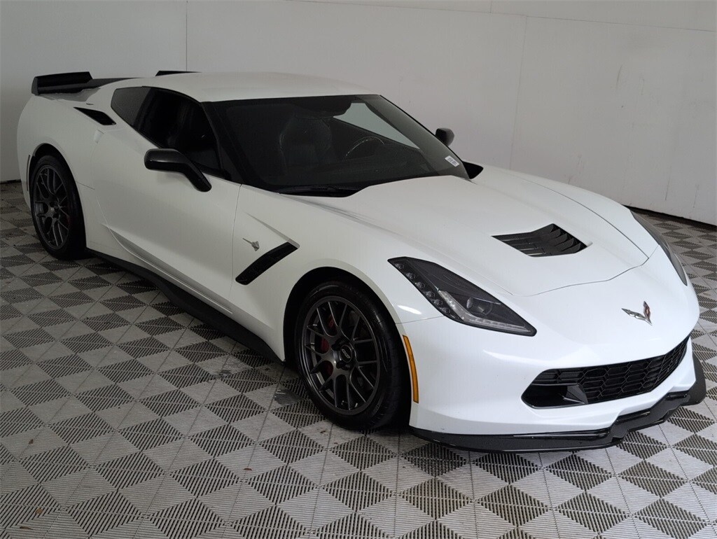 2014 Chevrolet Corvette Stingray Z51 2LT photo 2