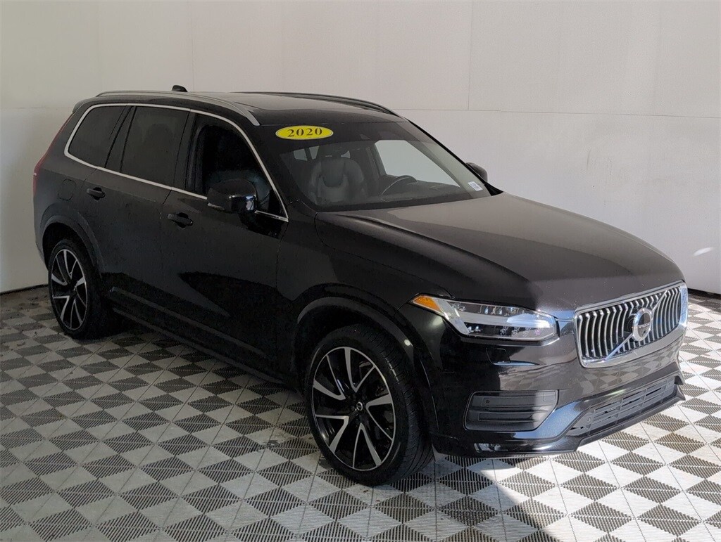 2020 Volvo XC90 T6 Momentum photo 2