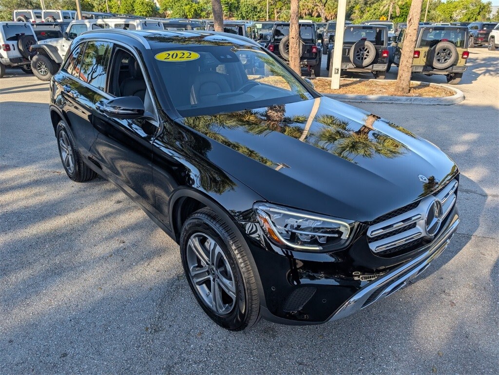 2022 Mercedes Benz GLC 300 photo 2