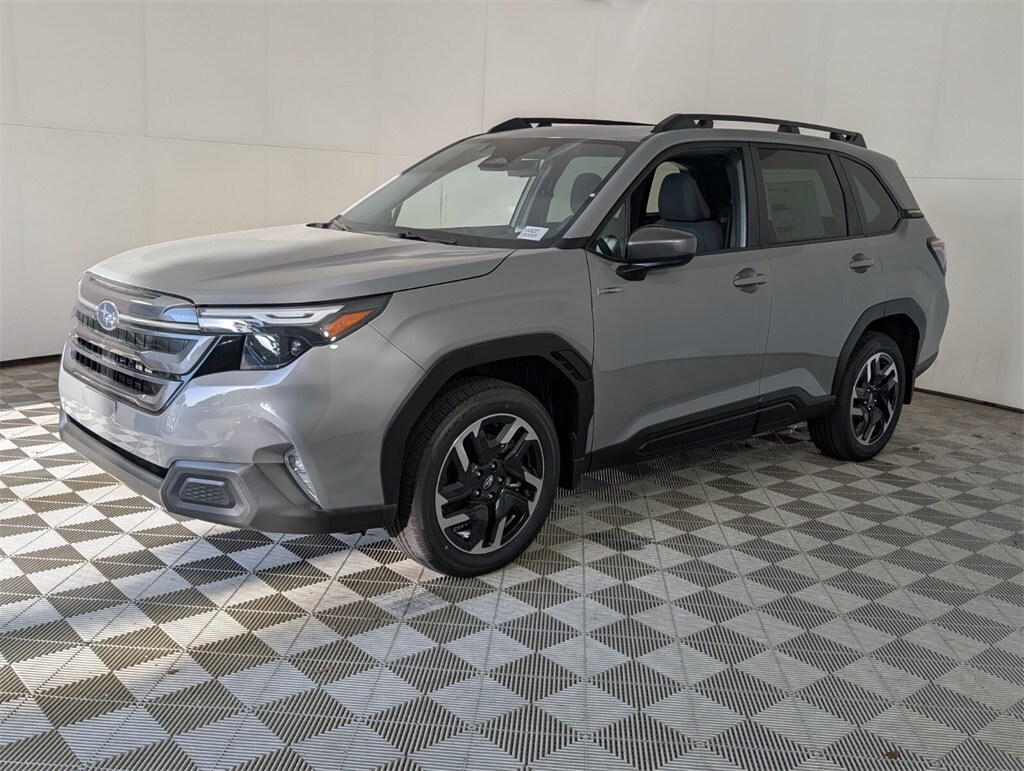 2025 Subaru Forester Premium photo 4