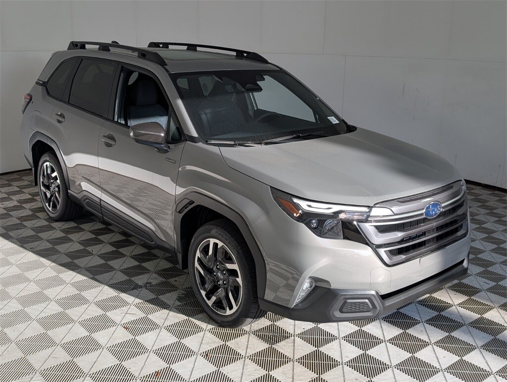 2025 Subaru Forester Premium photo 2