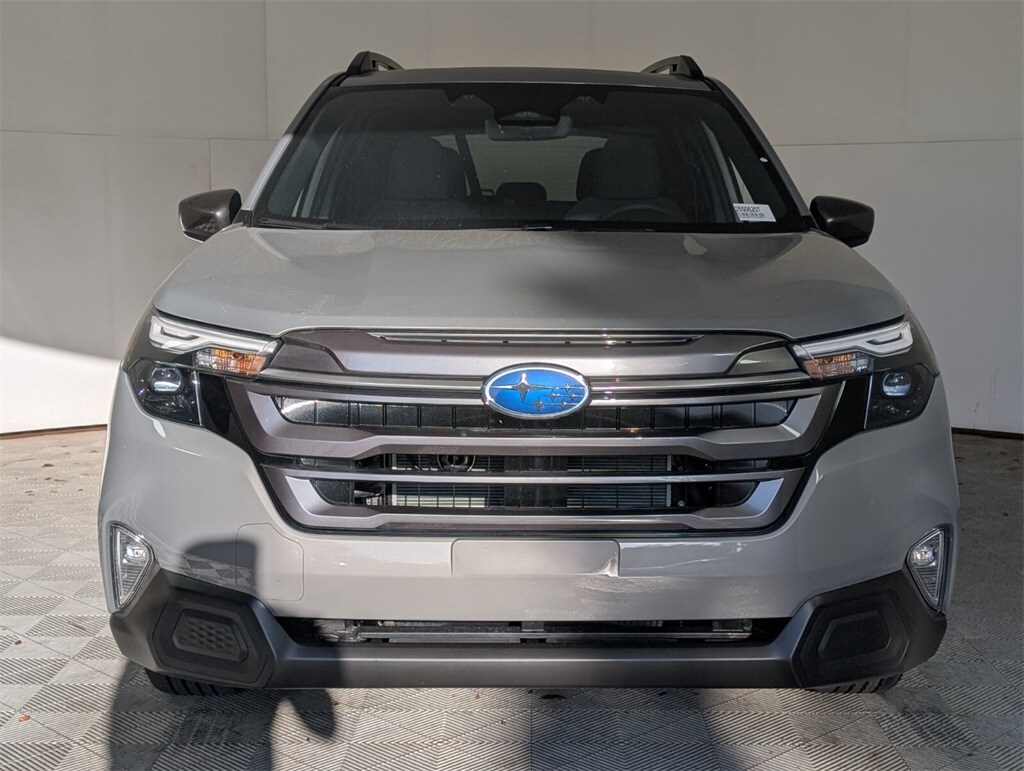 2025 Subaru Forester Premium photo 3