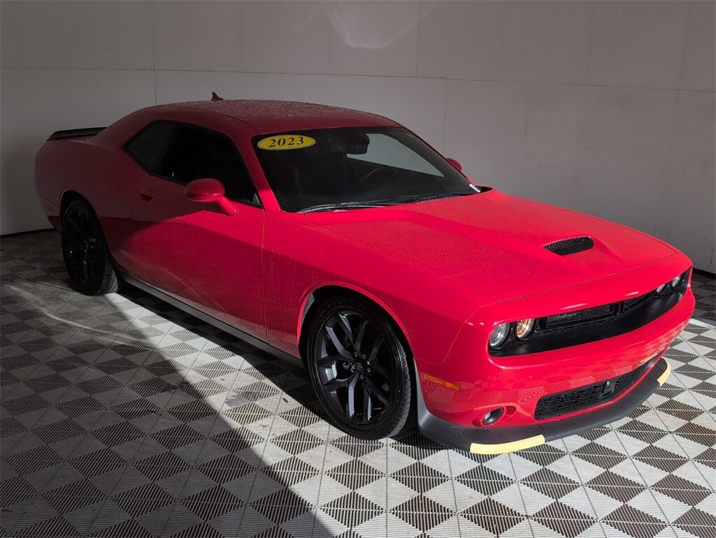 2023 Dodge Challenger GT photo 2