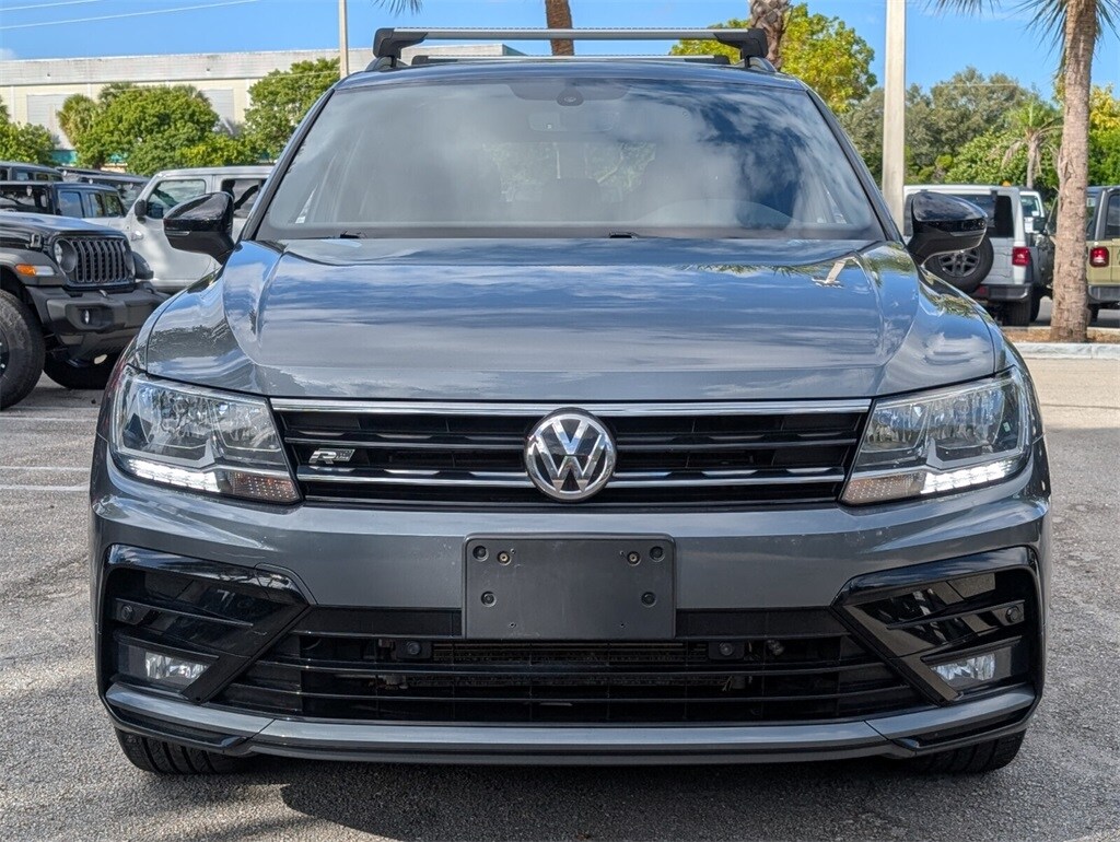 2020 Volkswagen Tiguan SE R-Line Black photo 2