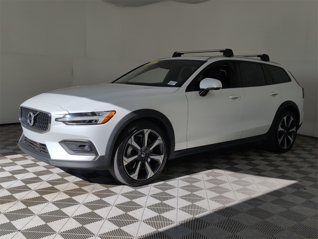 2021 Volvo V60 Cross Country T5 photo 4