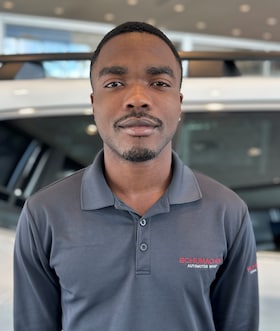 Staff member Ronaldo Bailey from 32afb1398da4