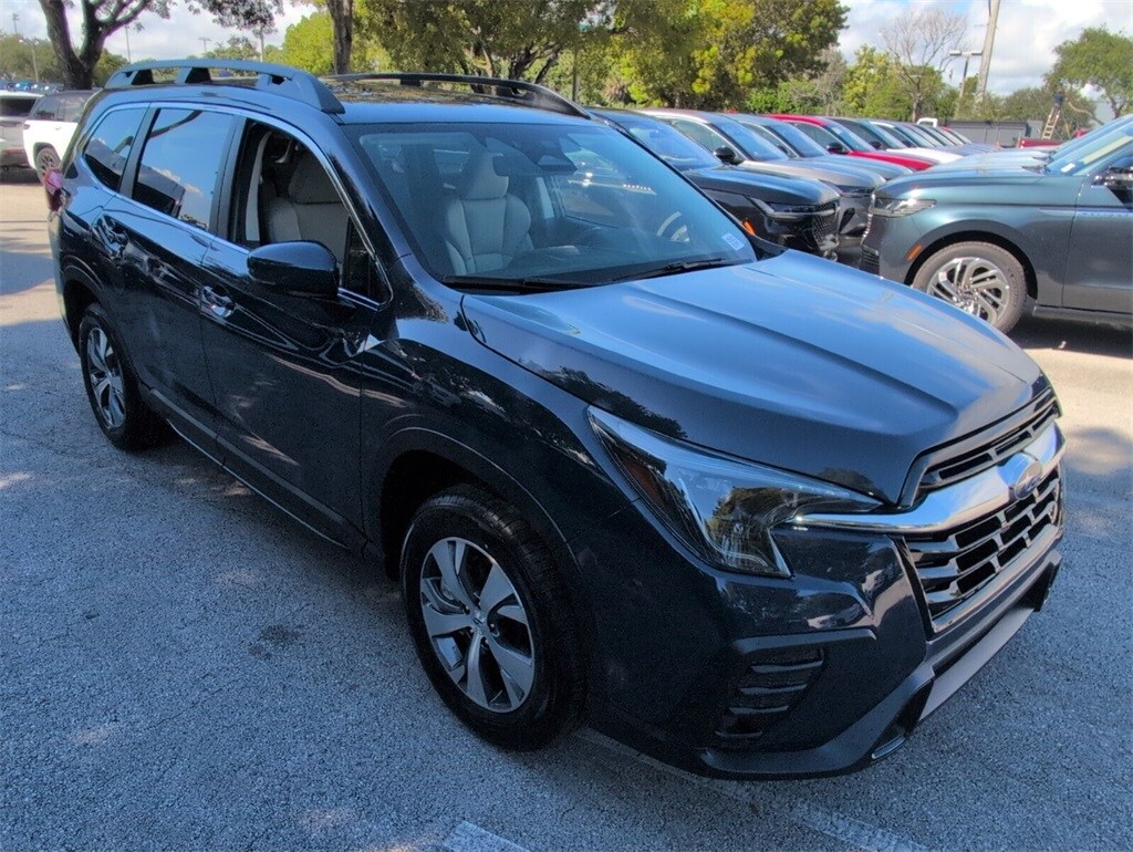 2025 Subaru Ascent Premium photo 2