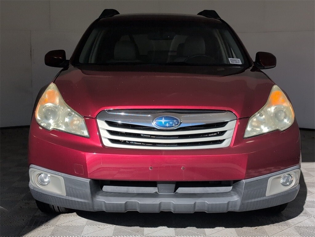 2011 Subaru Outback 2.5i Premium photo 3