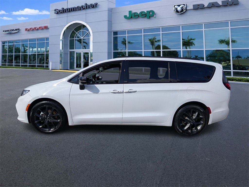 Used 2024 Chrysler Pacifica Touring L Van Passenger Van