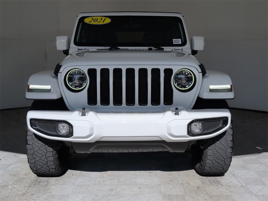 2021 Jeep Wrangler Unlimited Sahara High Altitude photo 3