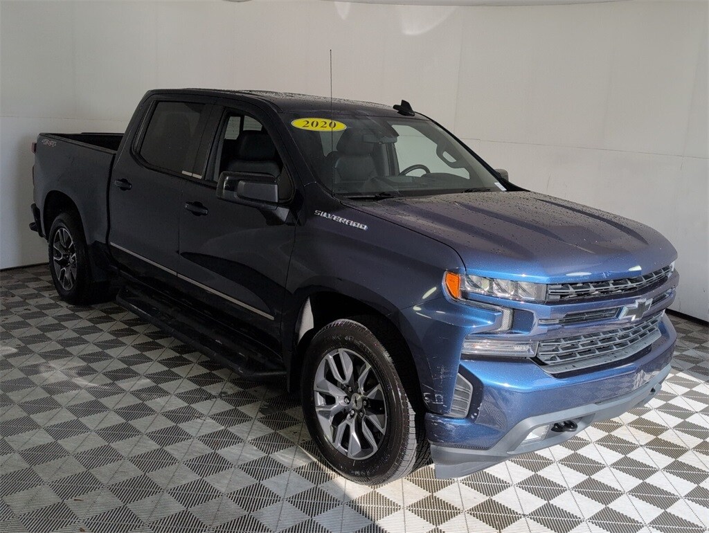 2020 Chevrolet Silverado 1500 RST photo 2