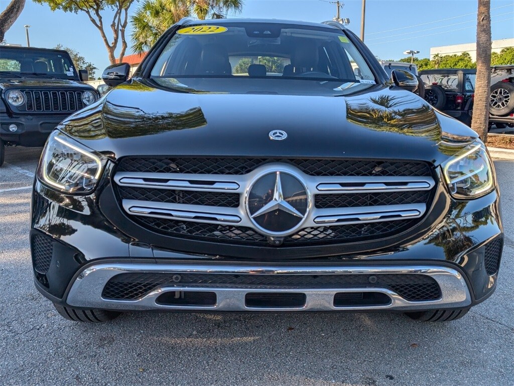 2022 Mercedes Benz GLC 300 photo 3
