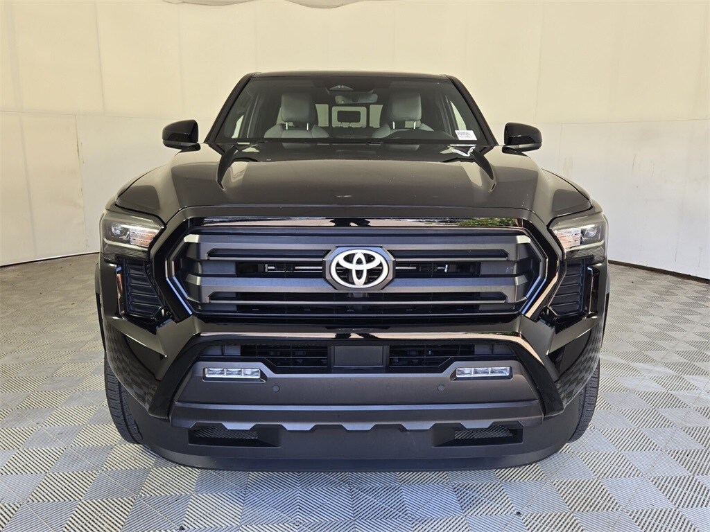 2024 Toyota Tacoma photo 3