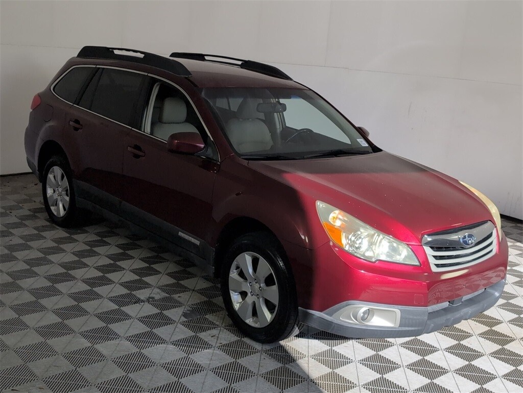 2011 Subaru Outback 2.5i Premium photo 2