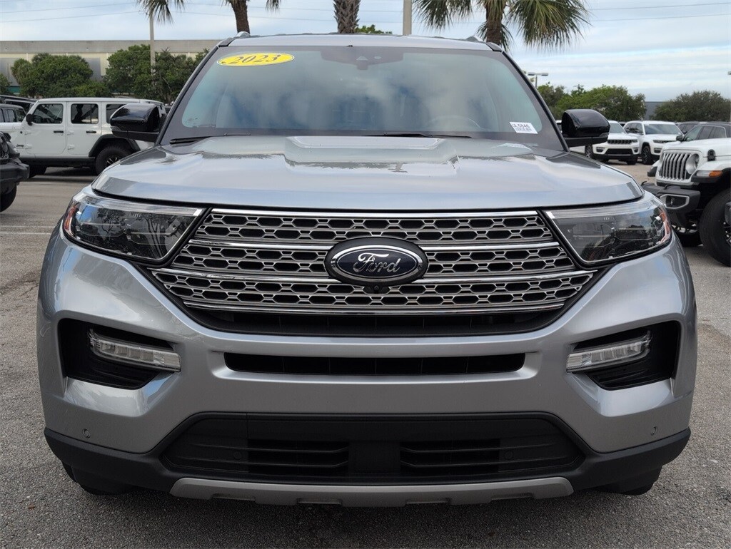 2023 Ford Explorer Limited photo 3