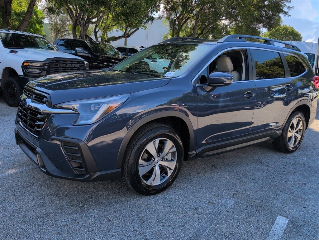 2025 Subaru Ascent Premium photo 4