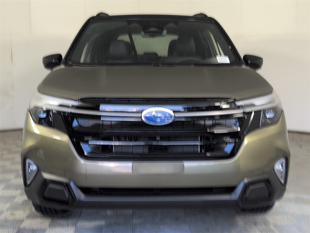 2025 Subaru Forester Touring photo 3