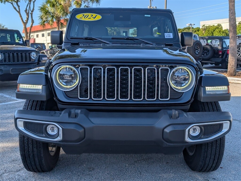 2024 Jeep Wrangler Sahara photo 3