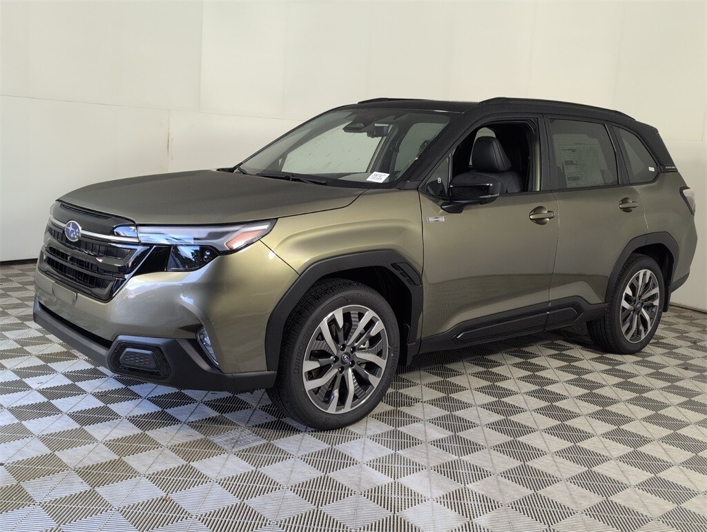 2025 Subaru Forester Touring photo 4