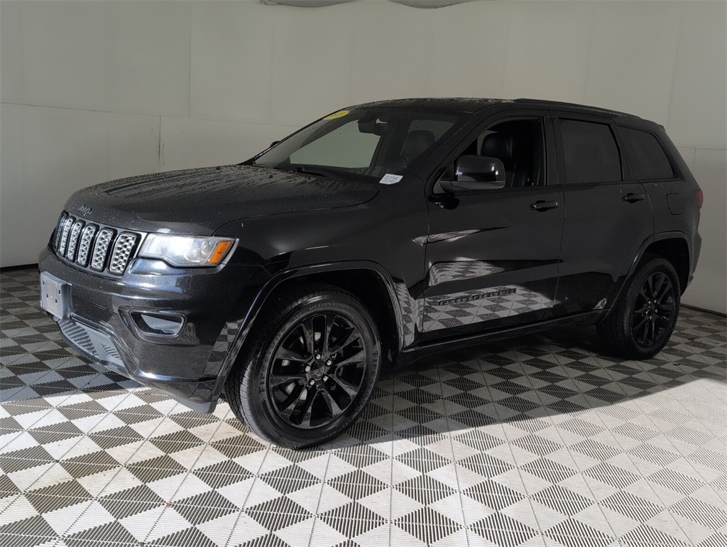 Used 2018 Jeep Grand Cherokee Laredo 4x4 SUV