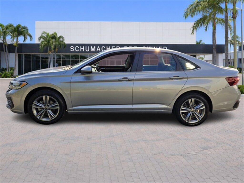 Used 2024 Volkswagen Jetta 1.5T SE Sedan