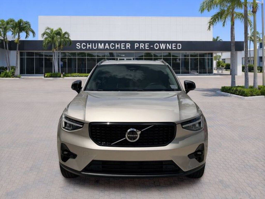 Used 2024 Volvo XC40 B5 Plus Dark Theme SUV