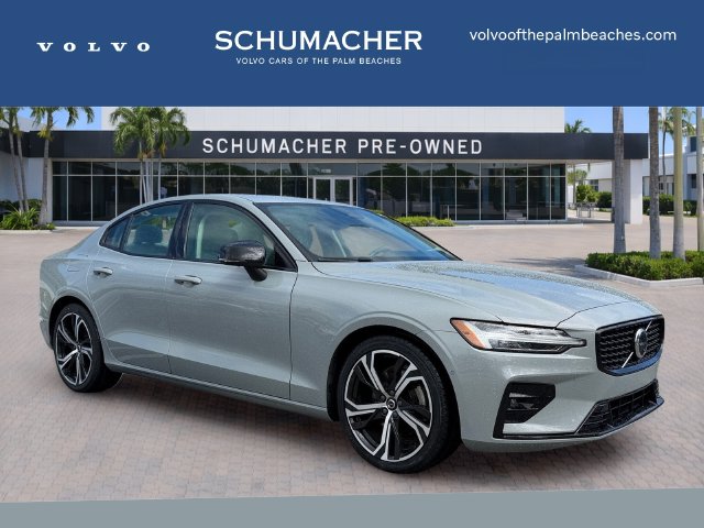 2024 Volvo S60 B5 Plus Dark Theme Sedan