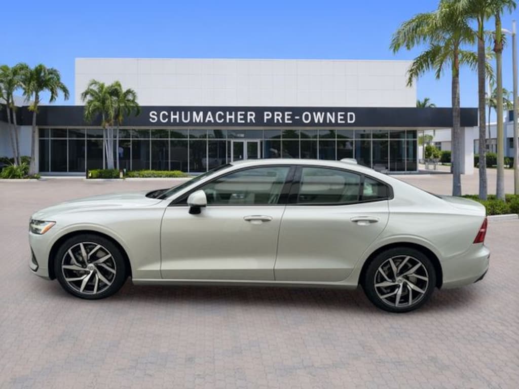 Used 2019 Volvo S60 T6 Momentum Sedan