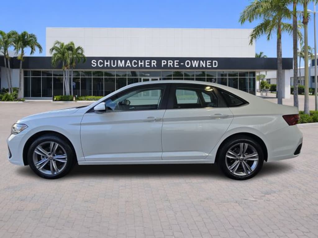 Used 2024 Volkswagen Jetta 1.5T SE Sedan