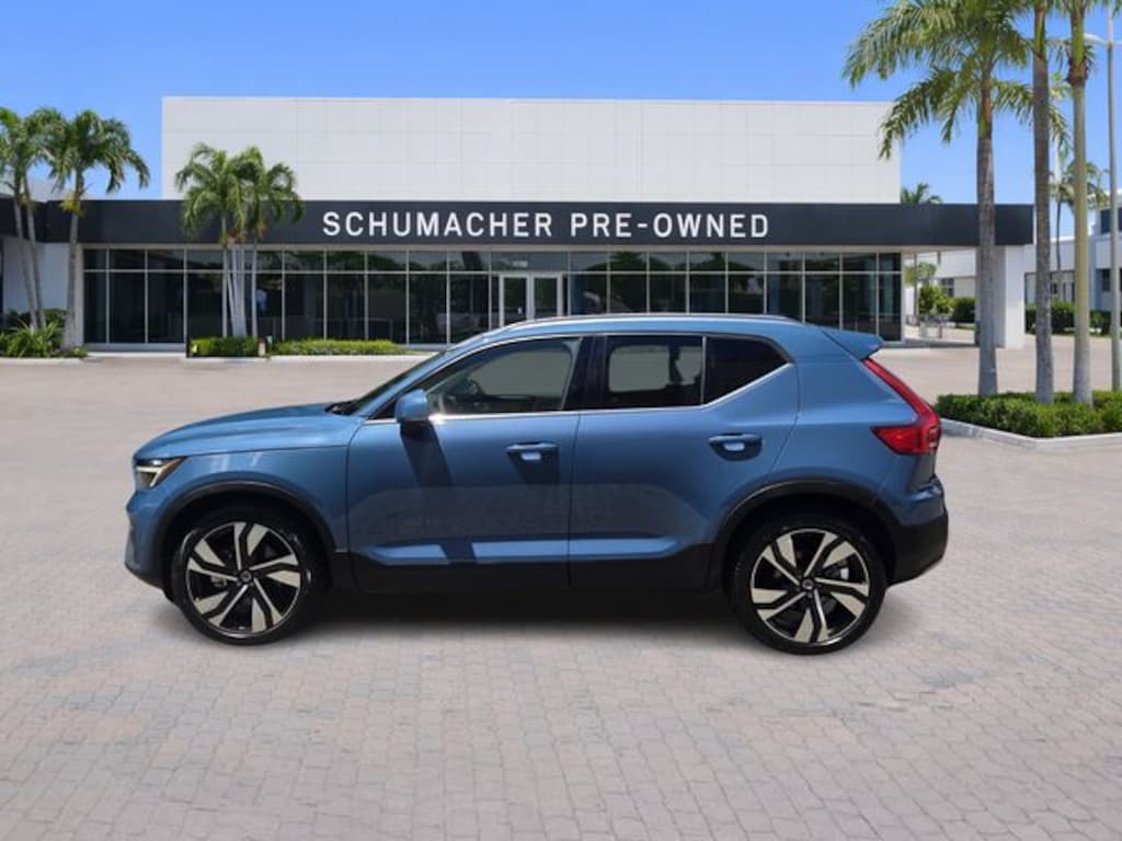 Used 2023 Volvo XC40 B4 Plus Bright Theme SUV