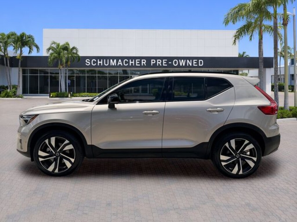 Used 2024 Volvo XC40 B5 Plus Dark Theme SUV
