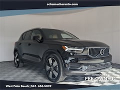 2019 Volvo XC40 Momentum SUV
