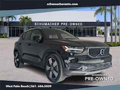 2019 Volvo XC40 Momentum SUV