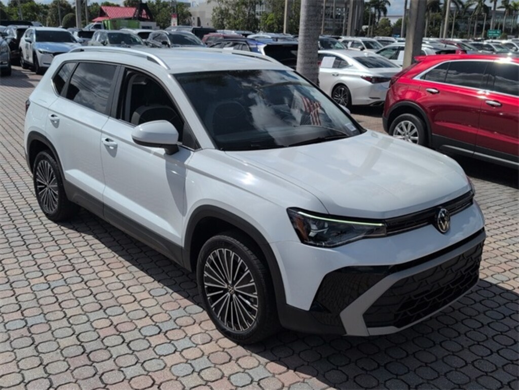 Certified 2025 Volkswagen Taos 1.5T SE SUV
