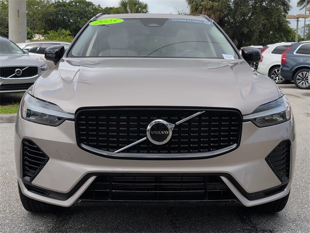 2025 Volvo XC60 Hybrid T8 Core photo 3