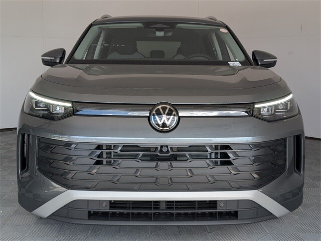 2025 Volkswagen Tiguan S photo 2