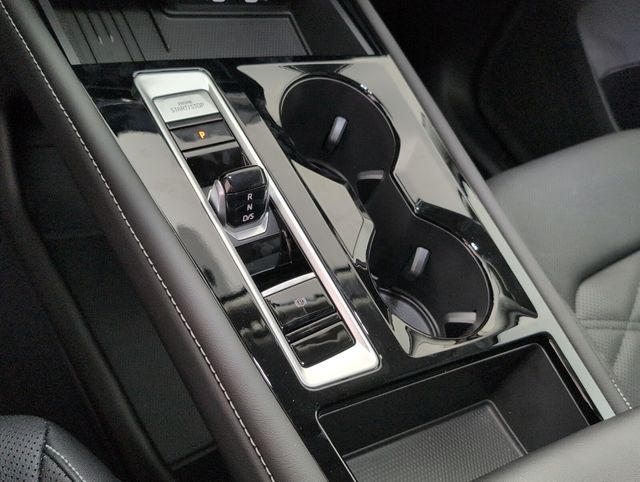 2026 Volkswagen Atlas SE w/Tech - Photo 14