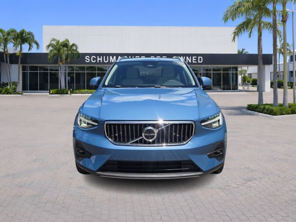Used 2023 Volvo XC40 B4 FWD Plus Bright SUV