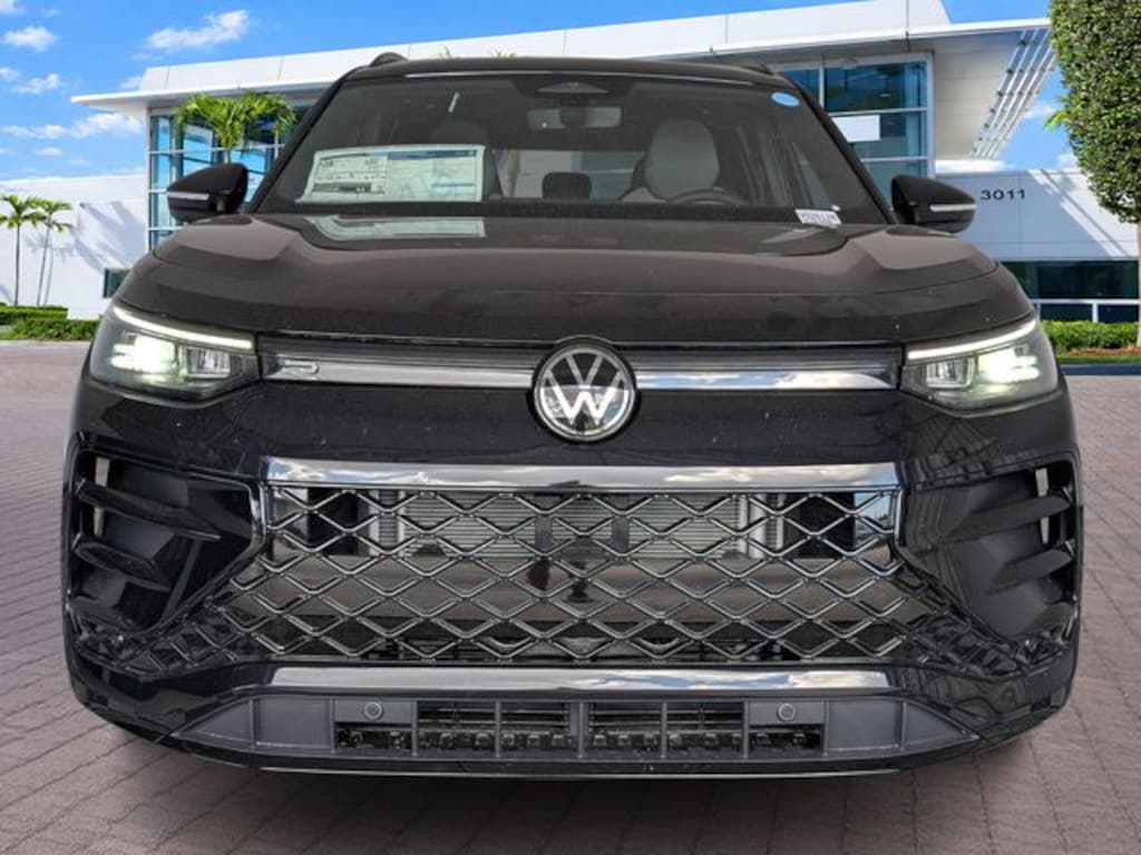 New 2026 Volkswagen Tiguan 2.0T SE R-Line Black SUV