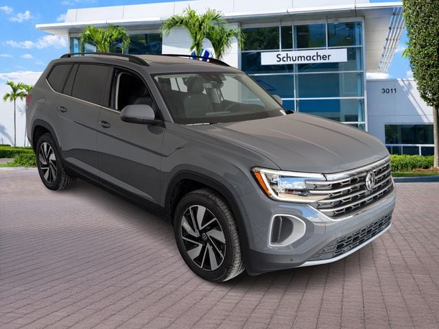 2026 Volkswagen Atlas SE w/Tech - Photo 2