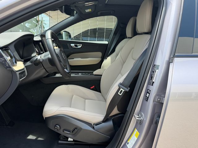 2026 Volvo XC60 Core - Photo 11
