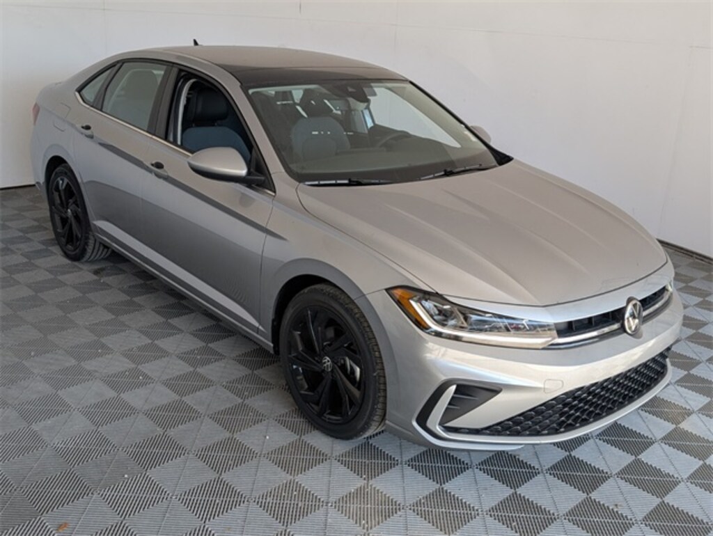New 2025 Volkswagen Jetta 1.5T SE Sedan