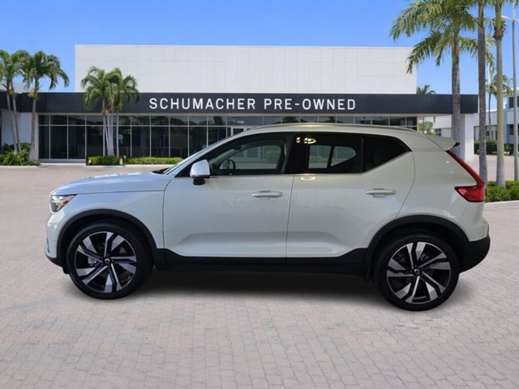 Used 2023 Volvo XC40 B4 FWD Plus Bright SUV