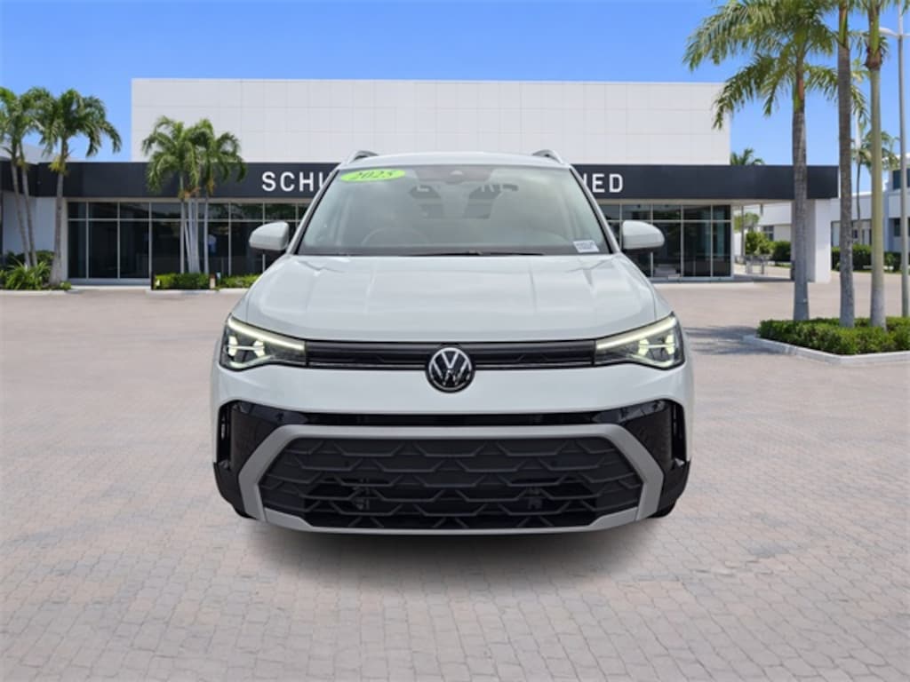 Certified 2025 Volkswagen Taos 1.5T SE SUV