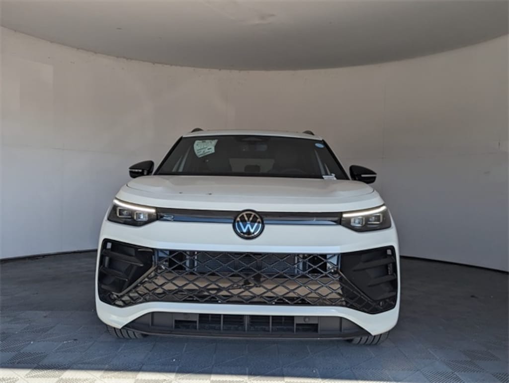 New 2026 Volkswagen Tiguan 2.0T SE SUV