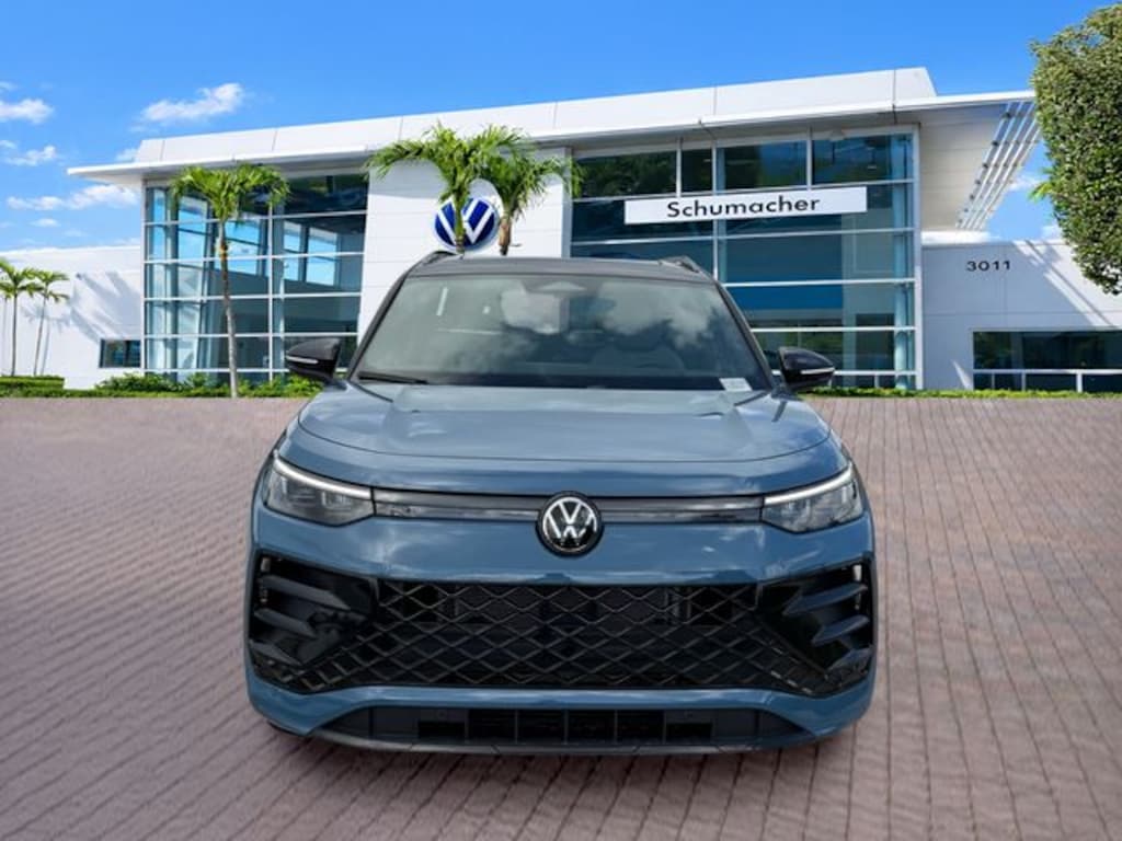 New 2026 Volkswagen Tiguan 2.0T SE R-Line Black SUV